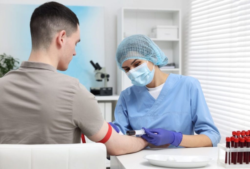 Neuer Bluttest warnt frühzeitig vor Herzinfarkt – Hoffnung für Millionen Neuer Bluttest warnt frühzeitig vor Herzinfarkt – Hoffnung für Millionen